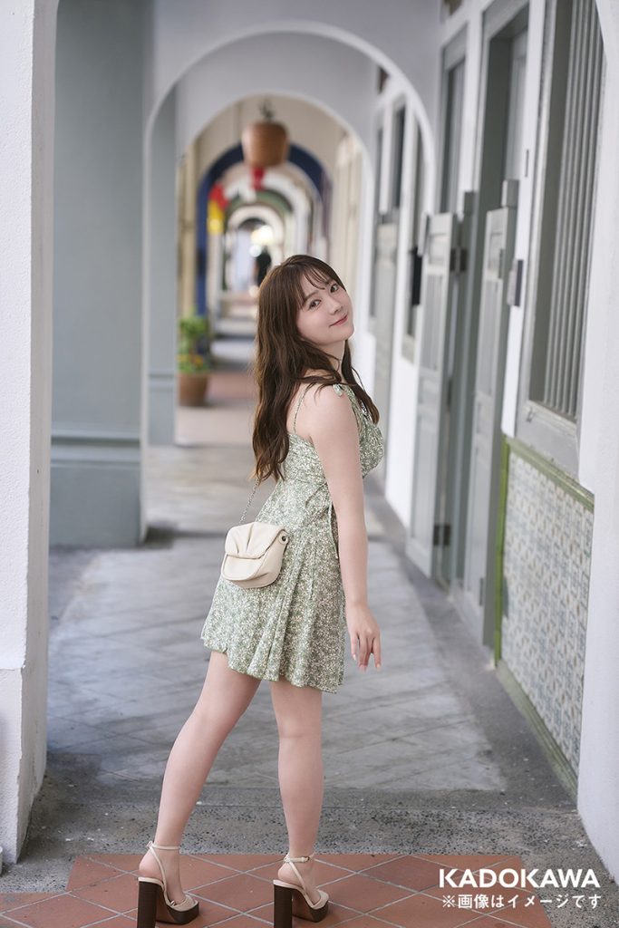 伊藤彩沙写真集より