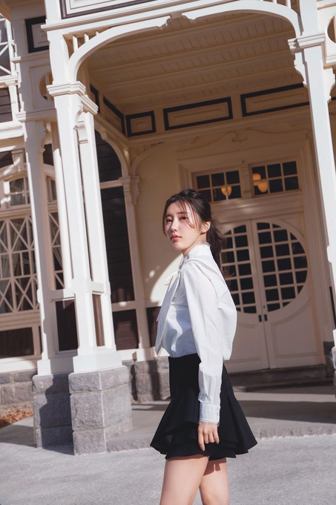 ©菊地泰久／志崎樺音1st写真集『unplugged』(講談社)