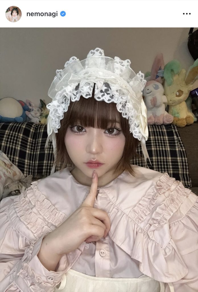 根本凪が茶髪&ガーリーな姿を公開