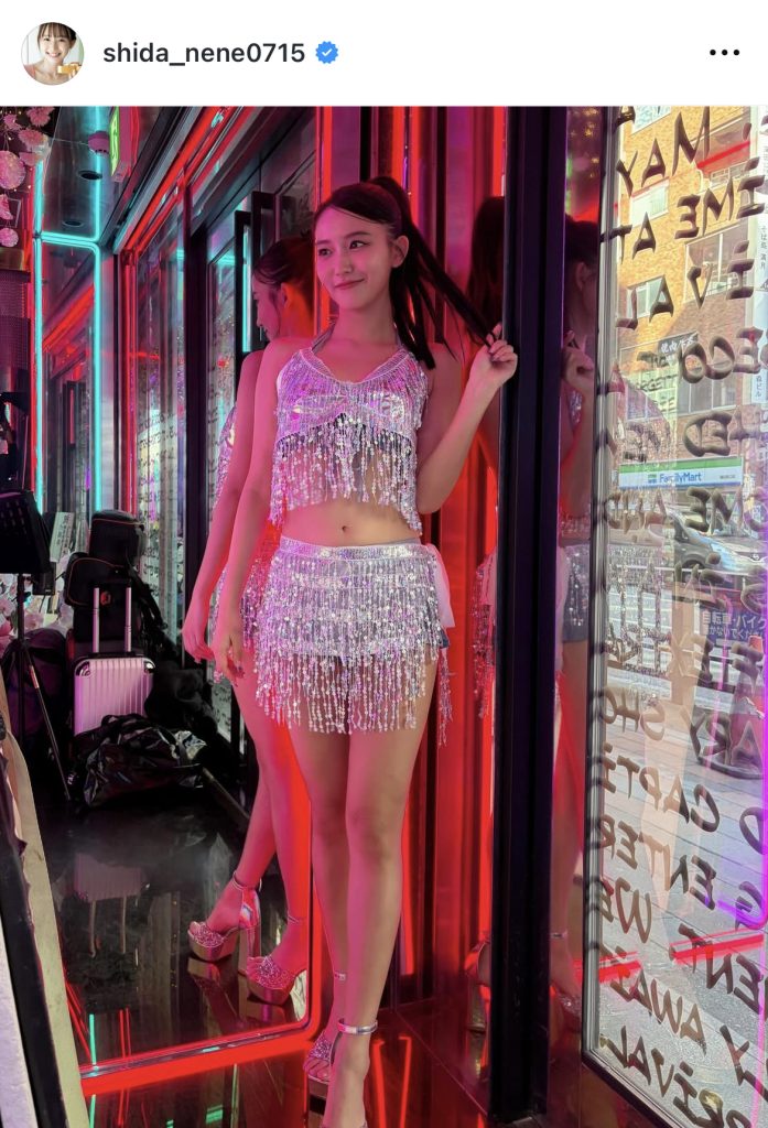 ダンサーの衣装姿がセクシー過ぎる