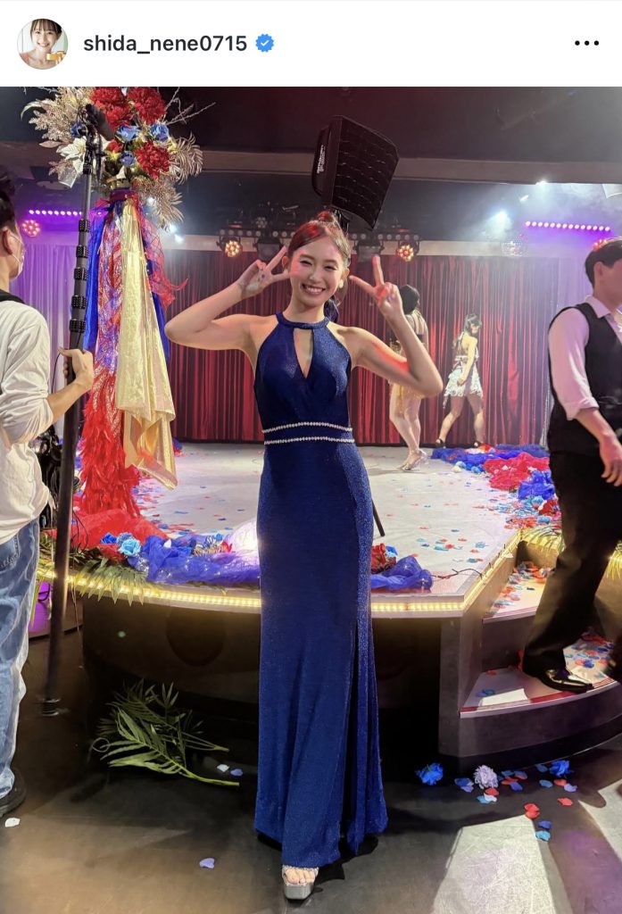 抜群のプロポーションを披露