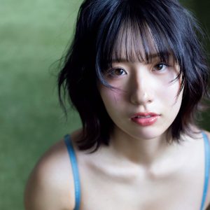 恋愛遍歴が話題のグラドル、蠱惑的なグラビアで魅せる