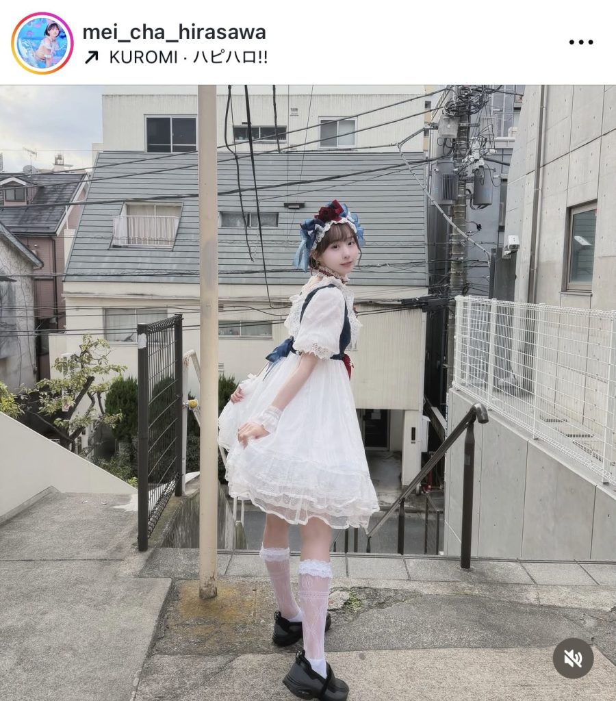 ライブ衣装で街を散歩