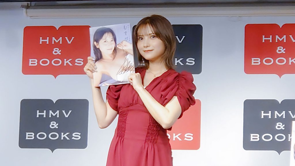 2nd写真集『むすび』発売記念取材会に出席した桃月なしこ