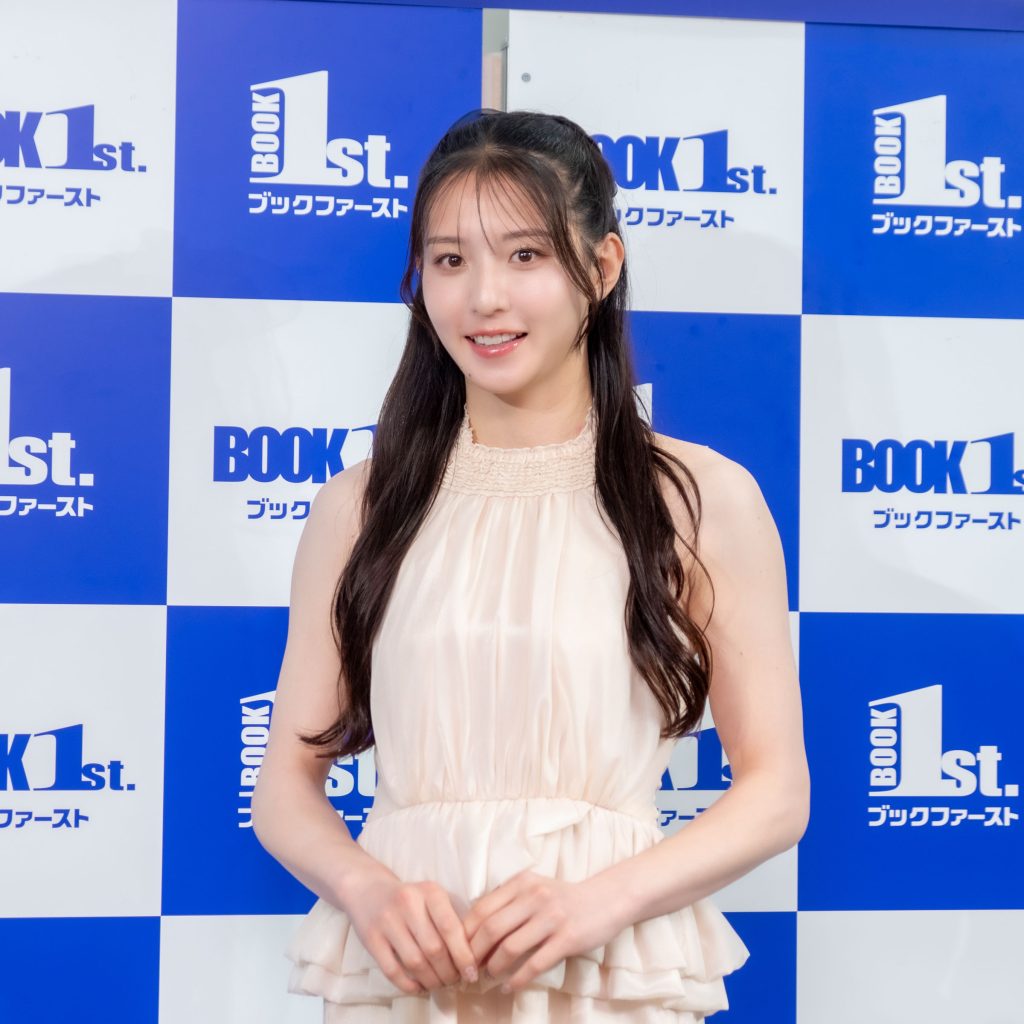 宮原華音が1st写真集「K.O~kanon origin~」発売記念取材会に出席