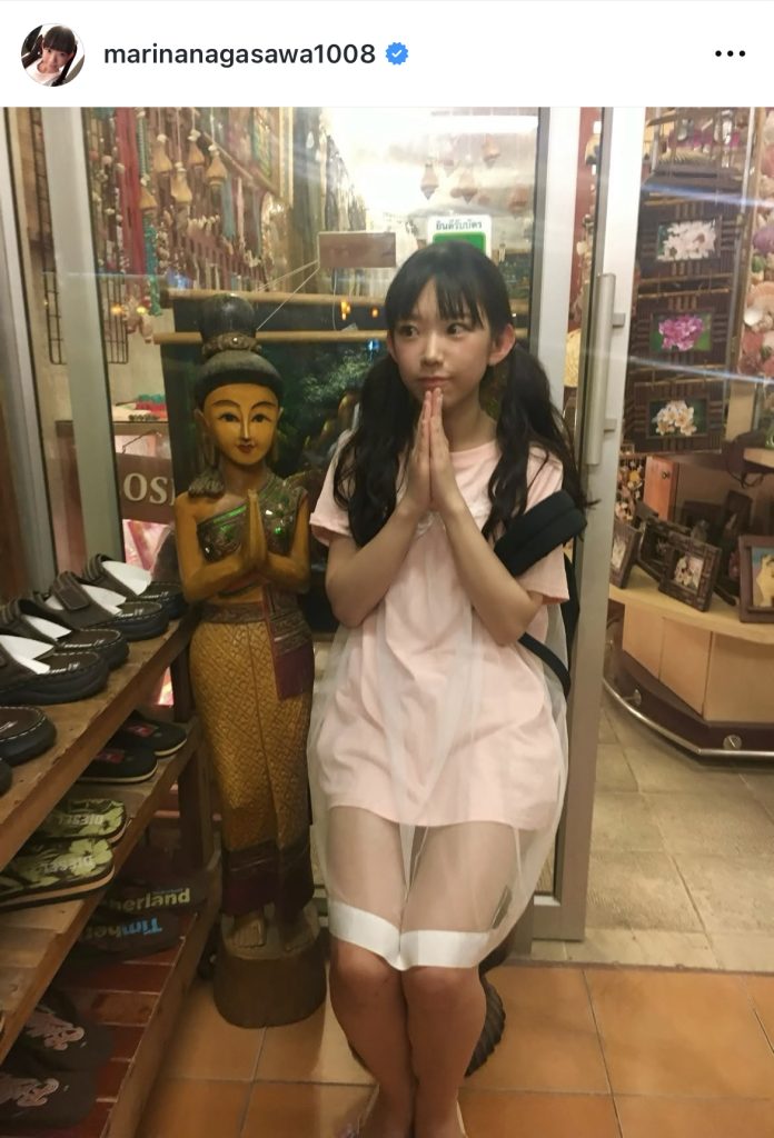 タイっぽいポーズでパシャリ