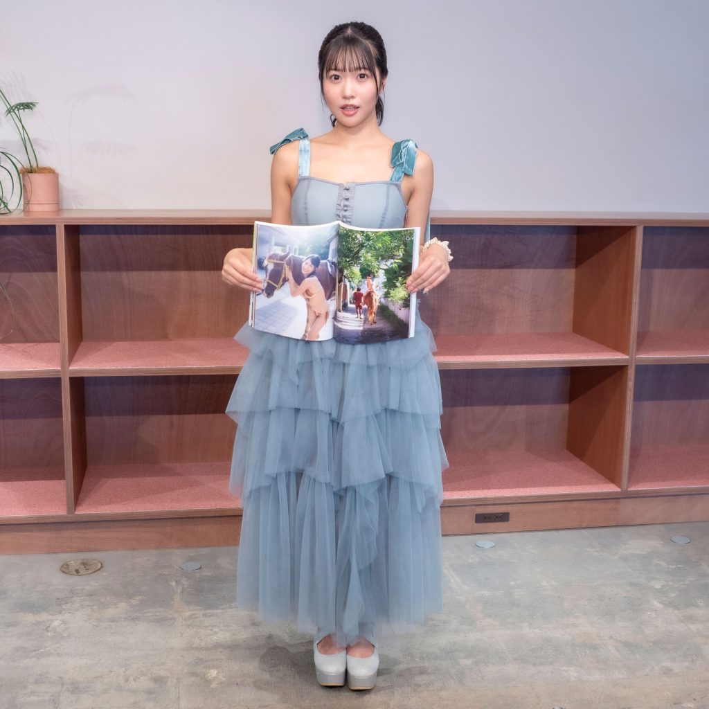 南みゆかが写真集『à la mode(アラモード)』発売記念取材会に出席