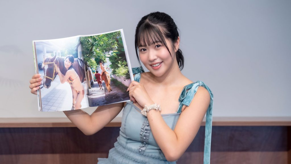 南みゆかが写真集『à la mode(アラモード)』発売記念取材会に出席