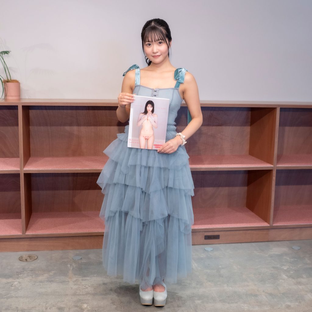 南みゆかが写真集『à la mode(アラモード)』発売記念取材会に出席