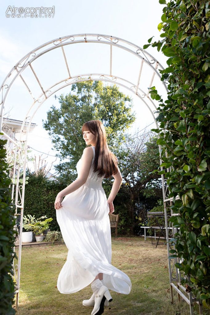 グラビアアイドル美波那緒イメージDVD「二番目の彼女」より