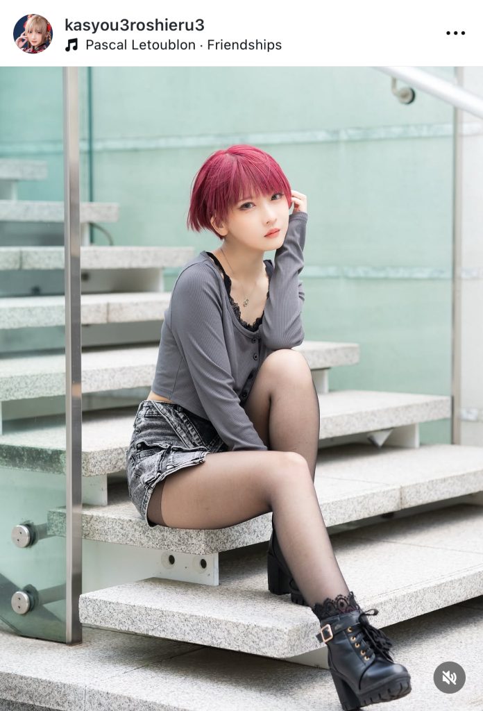 ショートパンツ姿での美脚が眩し過ぎる