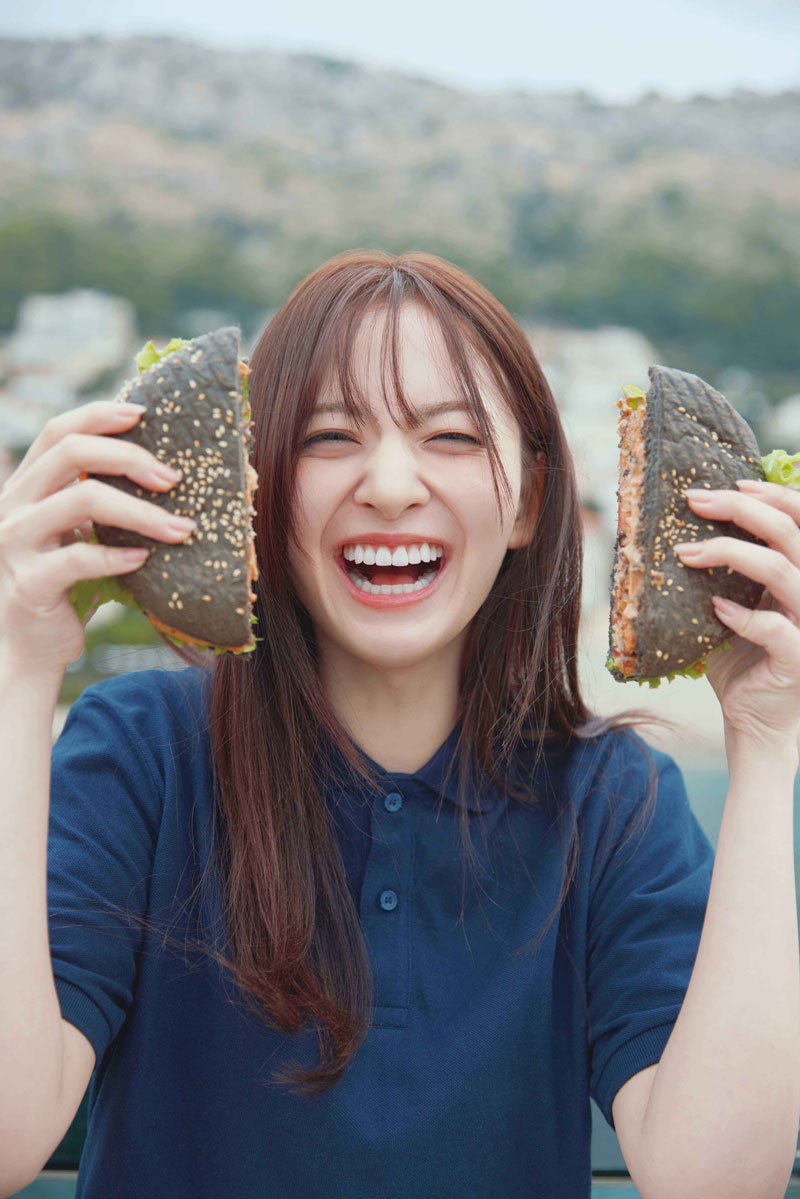 乃木坂46・金川紗耶1st写真集より