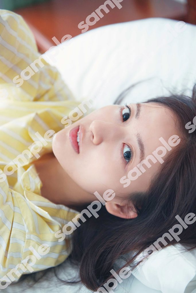 乃木坂46・金川紗耶1st写真集『好きのグラデーション』よりDONUTS BOOKS特典ポストカード