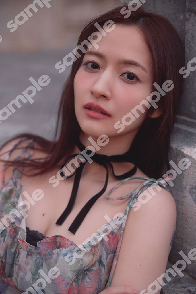乃木坂46・金川紗耶1st写真集『好きのグラデーション』よりタワーレコード渋谷店折り目なしB3ポスター