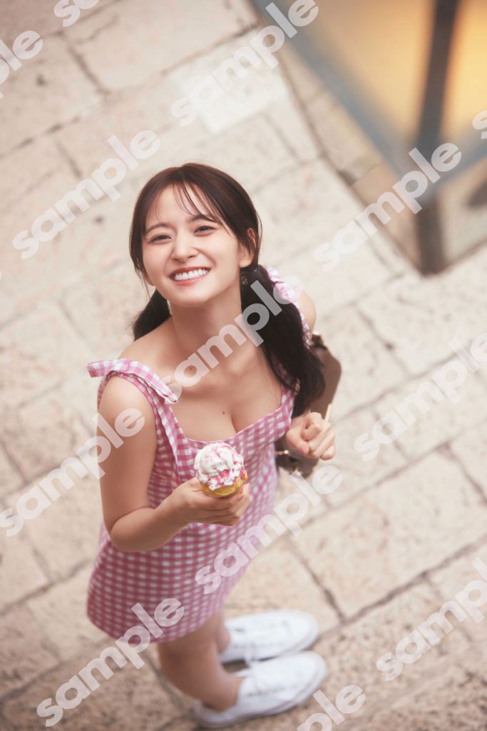 乃木坂46・金川紗耶1st写真集『好きのグラデーション』よりセブンネット(限定版のみ)特典ポストカード