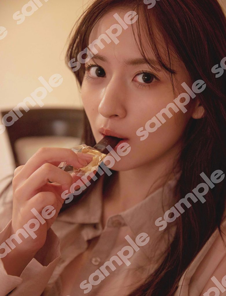 乃木坂46・金川紗耶1st写真集『好きのグラデーション』よりタワーレコード(渋谷店は除く)特典ポストカード