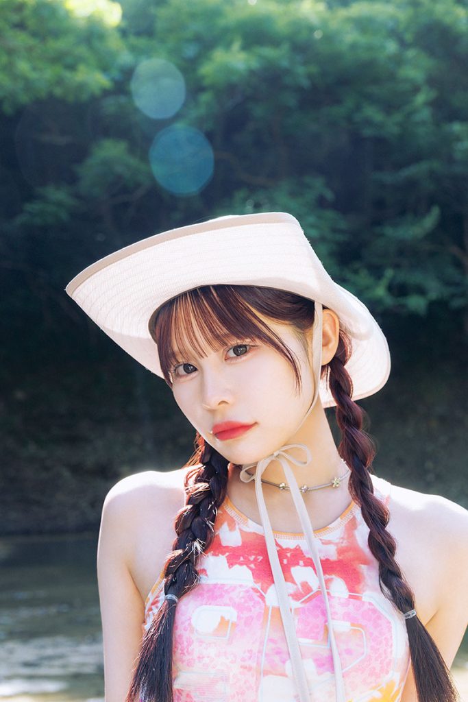 『CANDY TUNE 村川緋杏1st写真集』より