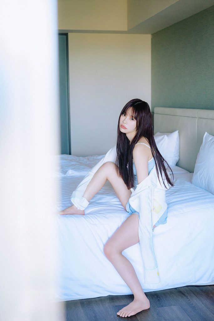 『CANDY TUNE 村川緋杏1st写真集』より