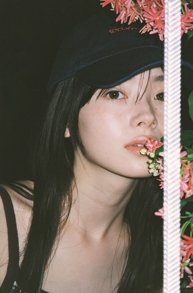 写真集『水光　南琴奈』(小学館)より