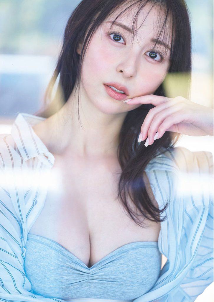 『週刊プレイボーイ22号』に登場している太田江莉奈