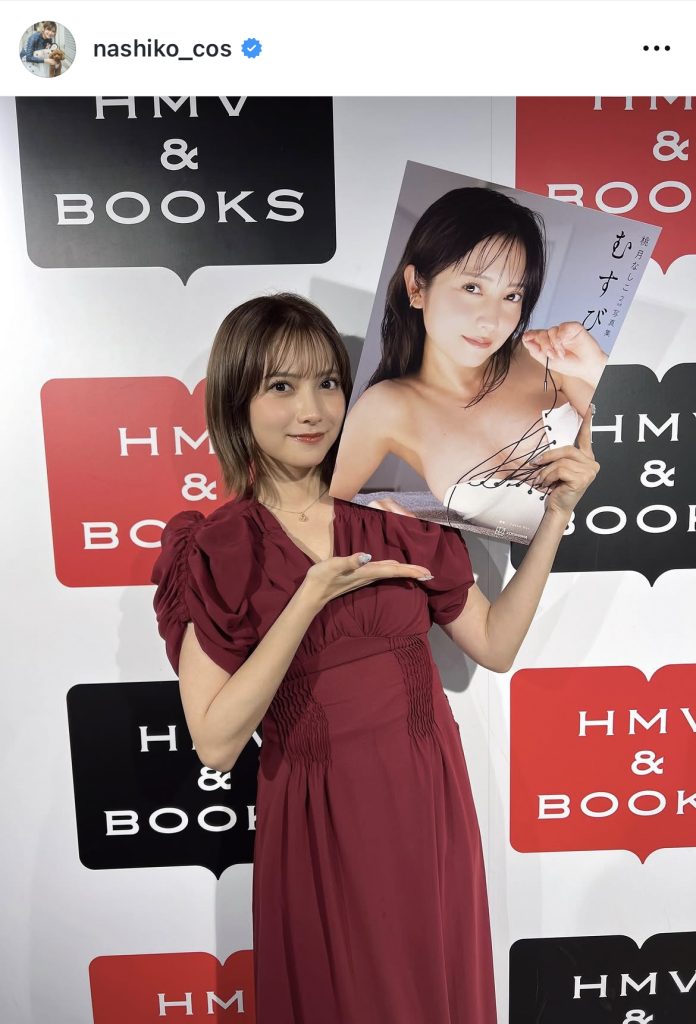 2nd写真集「むすび」発売記念イベントでのドレス姿