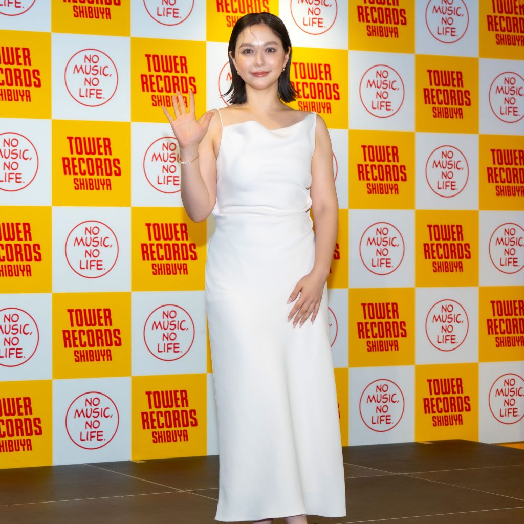 村重杏奈写真集『あんな』発売記念取材会より