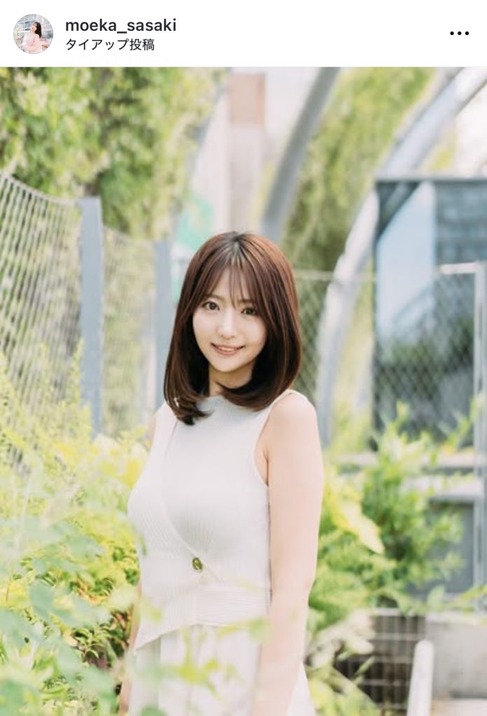 肩出し衣装が涼しげな1枚