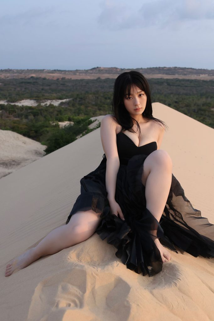 髙野真央1st写真集