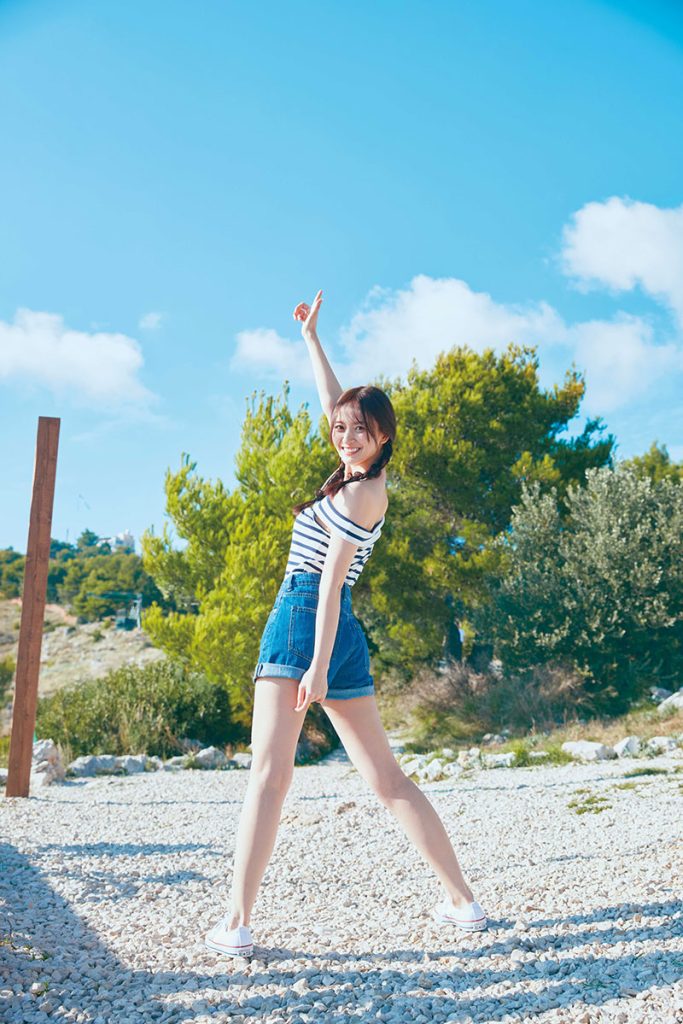 乃木坂46・金川紗耶1st写真集『好きのグラデーション』より通常版裏表紙