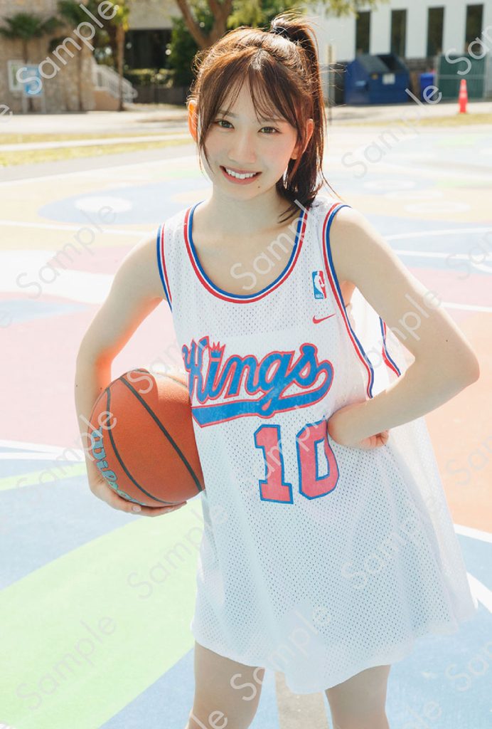 日向坂46藤嶌果歩1st写真集『果実の歩幅』より、紀伊國屋書店(※通常版のみ)ポストカード