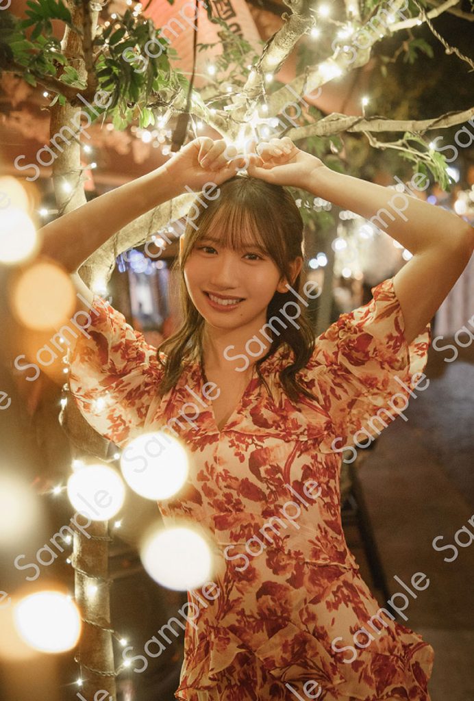 日向坂46藤嶌果歩1st写真集『果実の歩幅』より、丸善ジュンク堂書店(※ジュンク堂書店名古屋店を除く)ポストカード