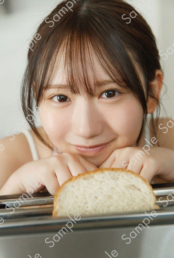 日向坂46藤嶌果歩1st写真集『果実の歩幅』より、三省堂書店ポストカード