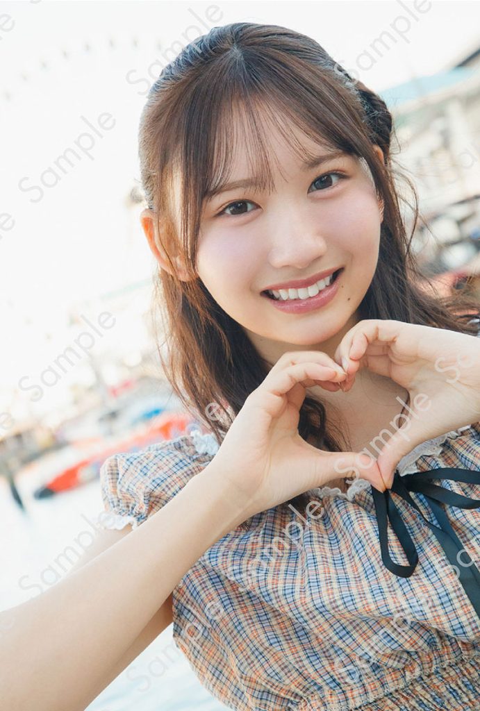 日向坂46藤嶌果歩1st写真集『果実の歩幅』より、TSUTAYA(※SHIBUYA TSUTAYAを除く)ポストカード