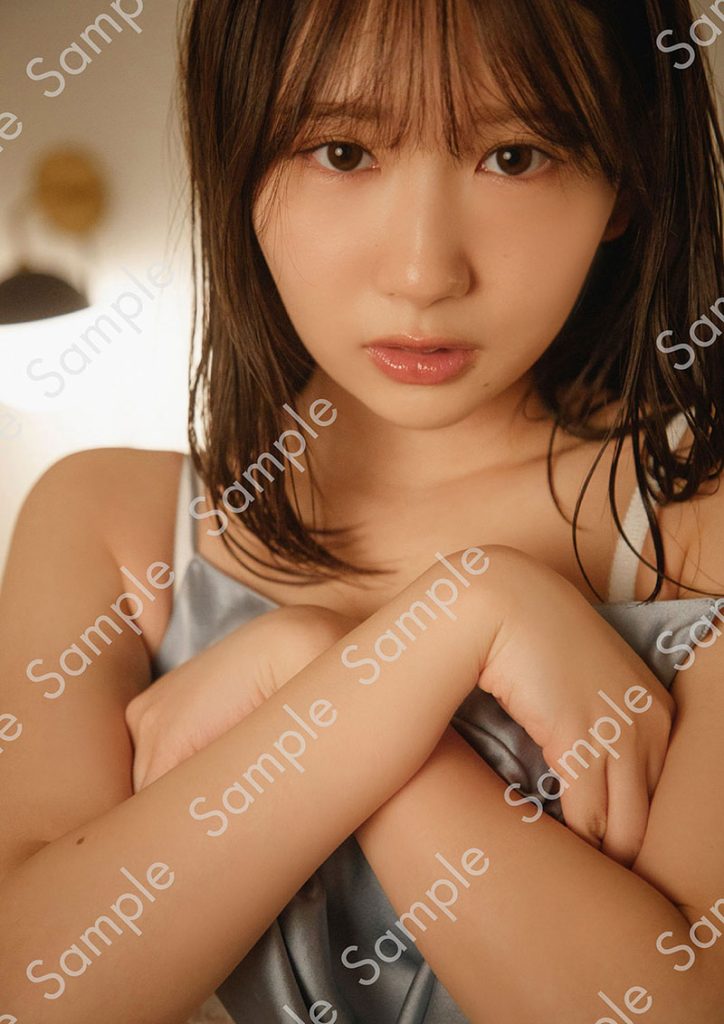 日向坂46藤嶌果歩1st写真集『果実の歩幅』より、HMV&BOOKS NAMBA折り目なしB3ポスター