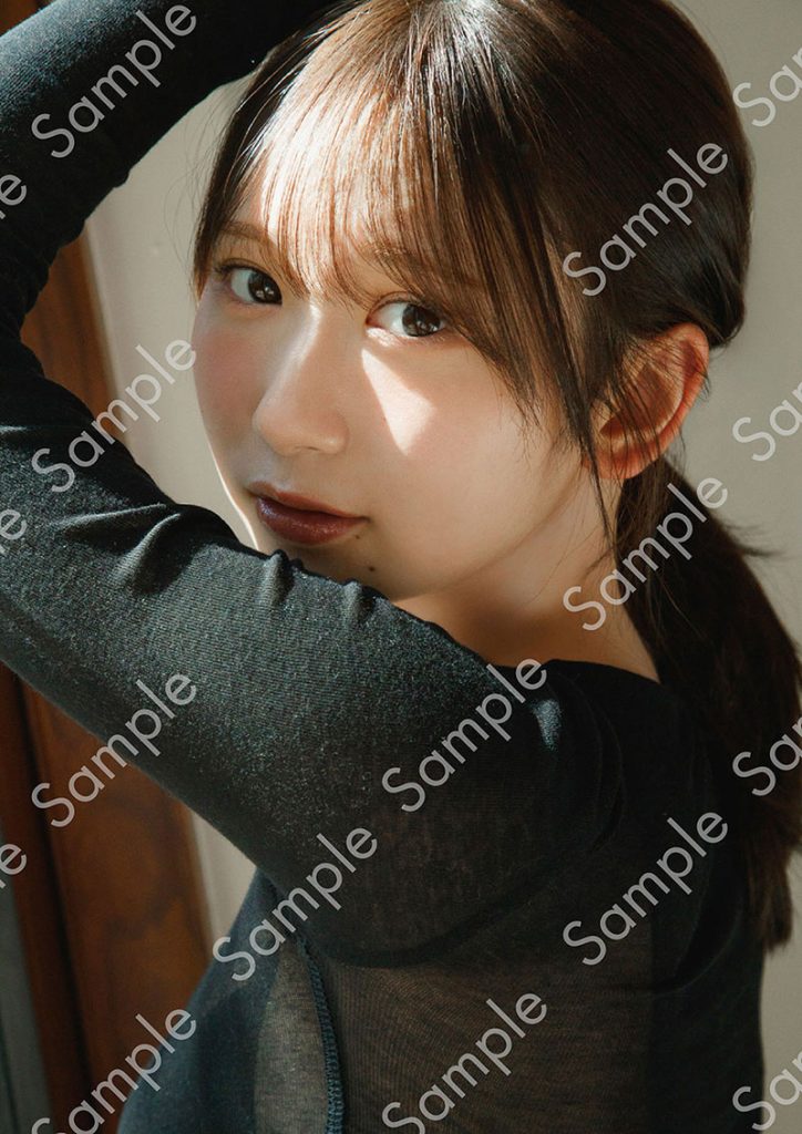 日向坂46藤嶌果歩1st写真集『果実の歩幅』より、ジュンク堂書店名古屋店折り目なしB3ポスター