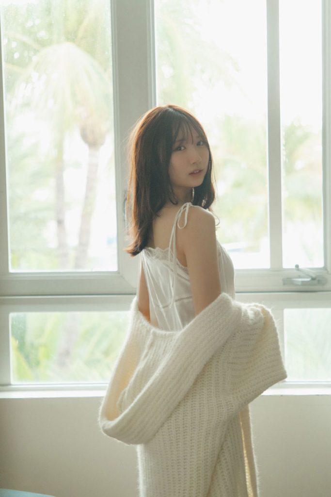 日向坂46藤嶌果歩1st写真集『果実の歩幅』より通常版裏表紙
