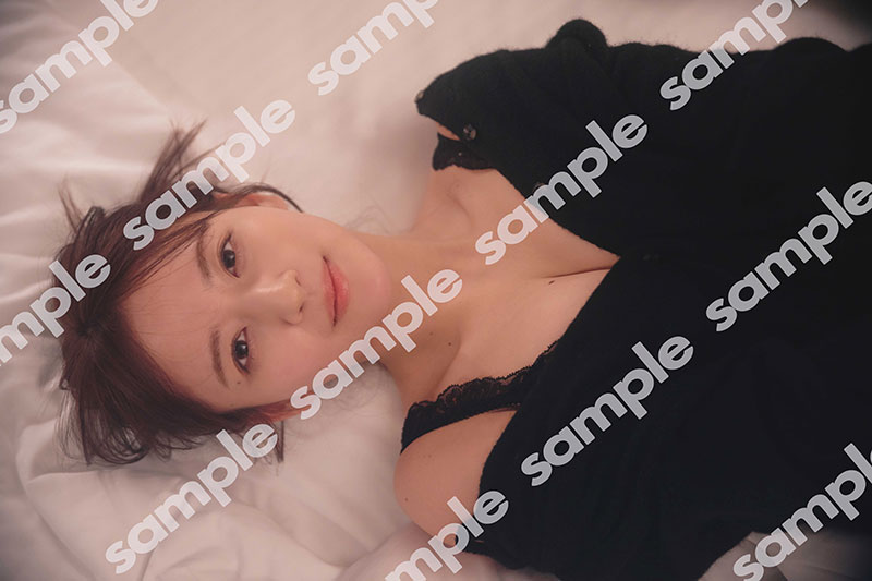 乃木坂46・金川紗耶1st写真集『好きのグラデーション』より封入特典ポストカード