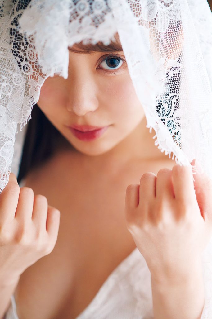 グラビアアイドル神楽坂茜イメージDVD＆Blu-ray「茜さす」より