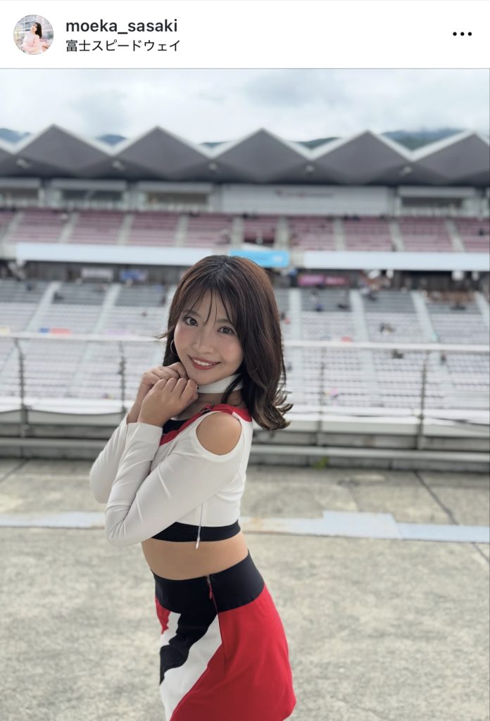 かわいらしいポーズでパシャリ