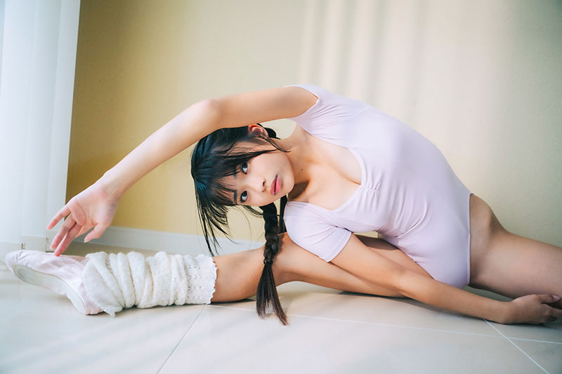 俳優・グラビアアイドル小森香乃イメージDVDより