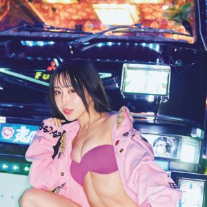 ショークラブ「スーパースパーク東京」ダンサー、特攻服から健康的なビキニ姿まで