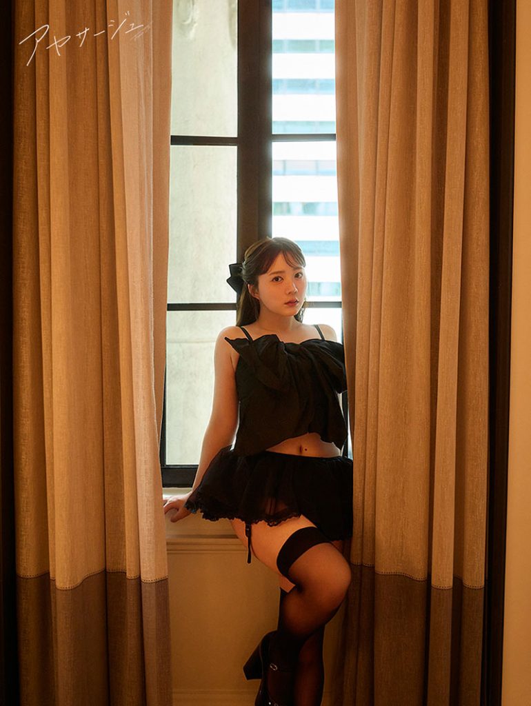 伊藤彩沙写真集「アヤサージュ」より