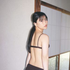 「ミスマガジン2024」読者特別賞受賞の美女、民宿を舞台にノスタルジックな夏のグラビア