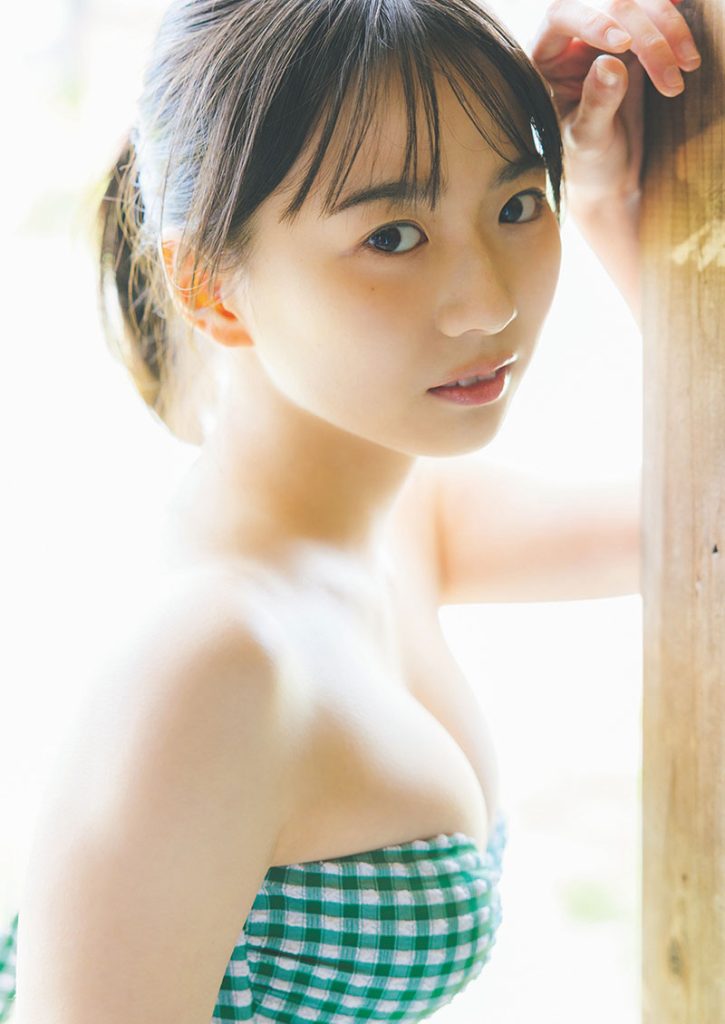 『週刊プレイボーイ32号』に登場している月山鈴音