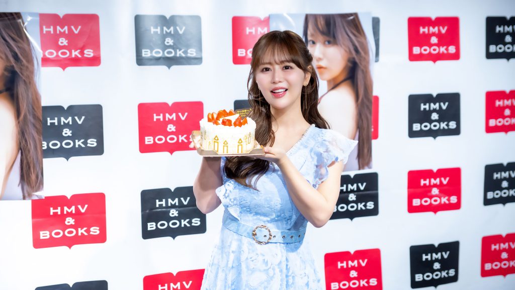 井口裕香が3rd写真集「cappuccino」発売記念取材会に出席