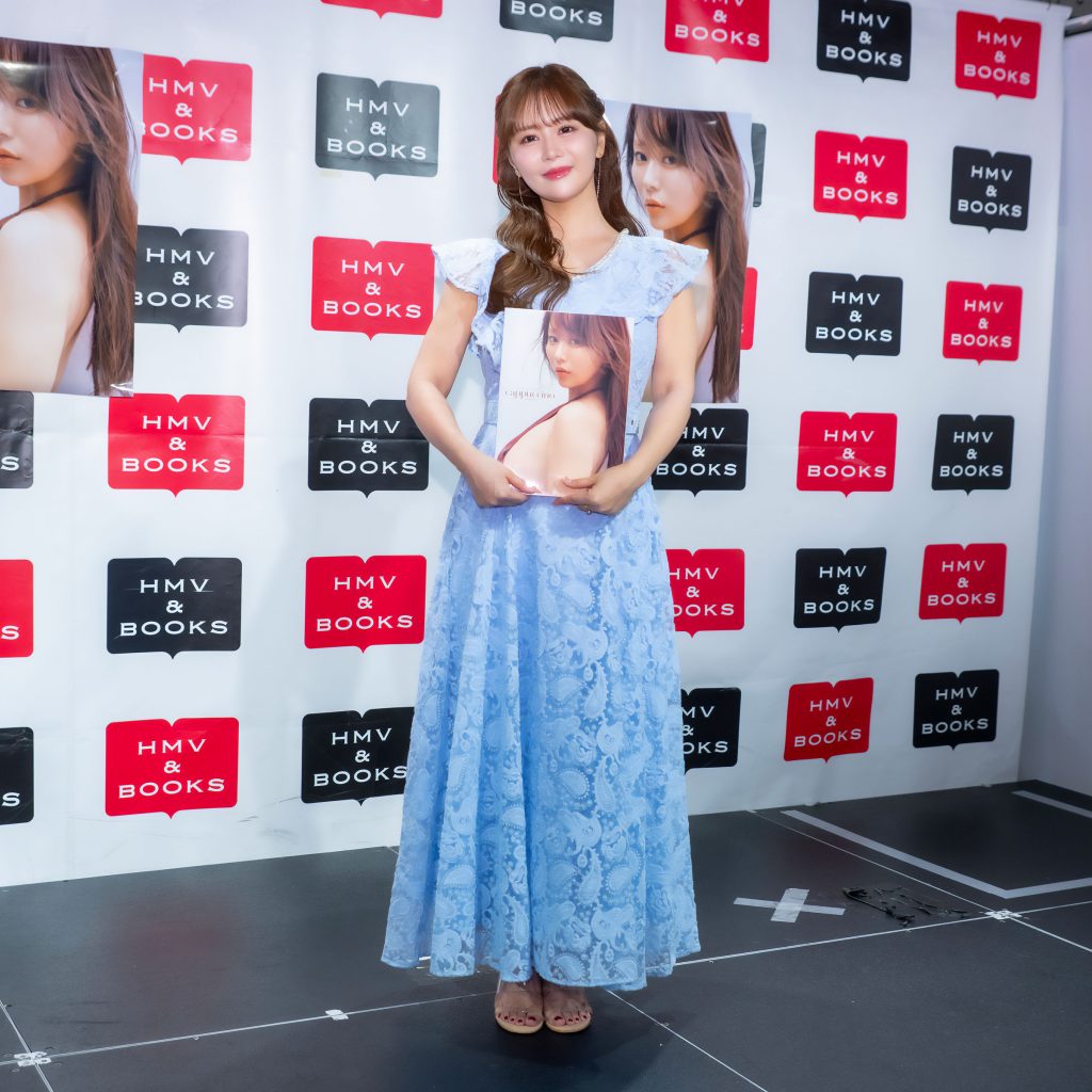 井口裕香が3rd写真集「cappuccino」発売記念取材会に出席