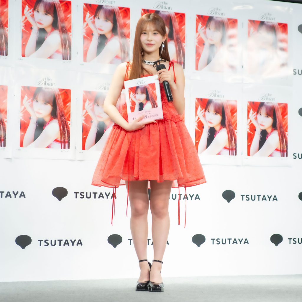 CANDY TUNE・村川緋杏が1st写真集「the Bibian」発売記念取材会に出席