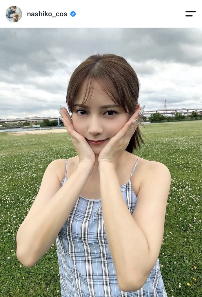 夏っぽい爽やかな衣装姿