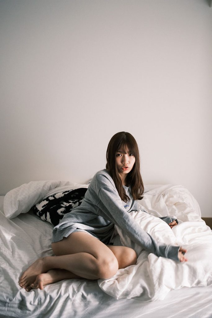 樋口みつは写真集「凡悩ガール 戲脱~Gedatsu~」より