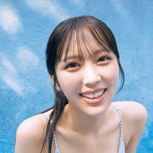 ≒JOY逢田珠里依、水着&ランジェリー姿からもぐもぐショットまで…1st写真集封入特典ポストカード解禁